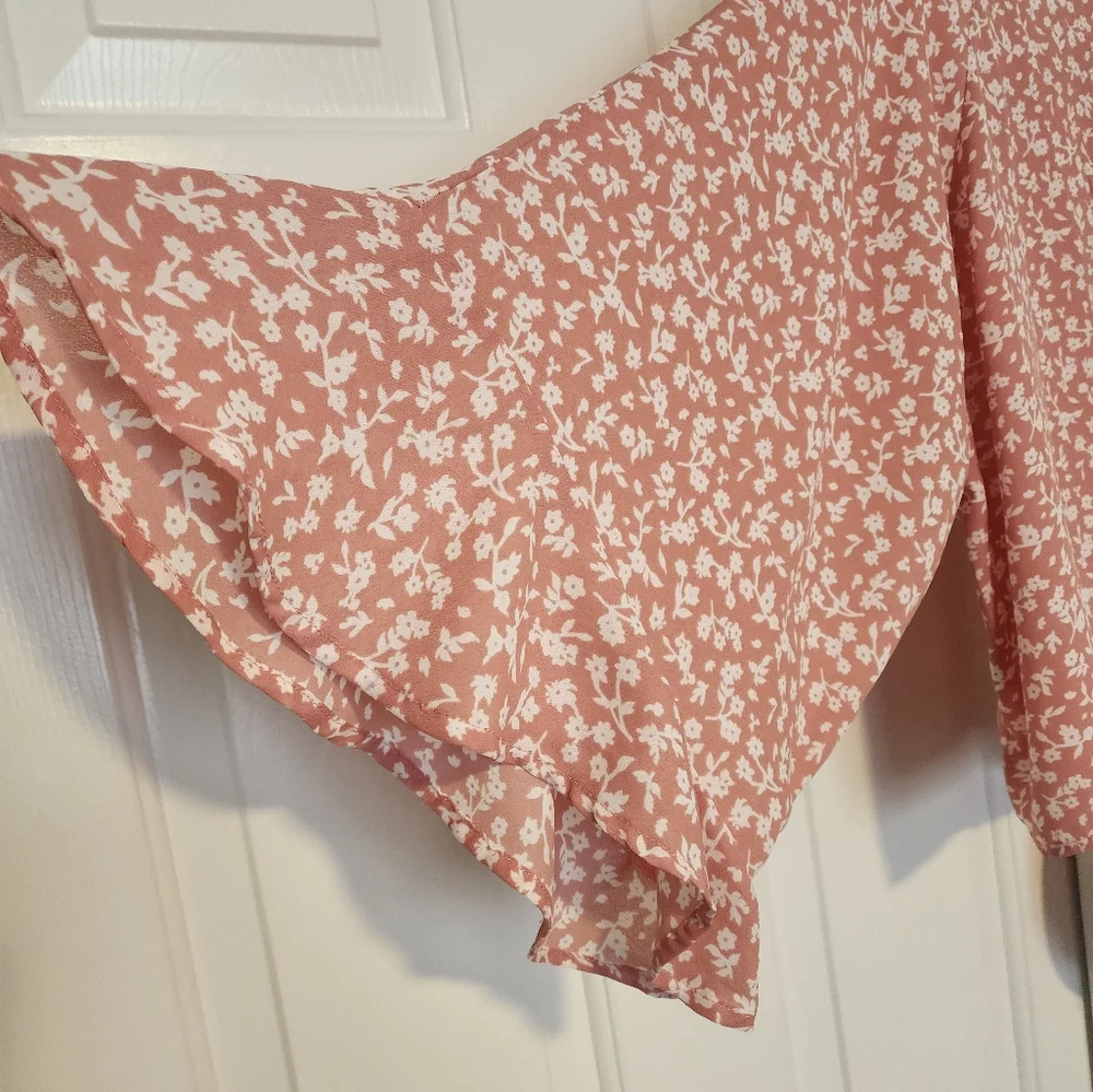 Sienna Sky Pink Flora V- Neck Bell Sleeve Waist Tie Flowy Women's Top Size M - Picture 3 of 8